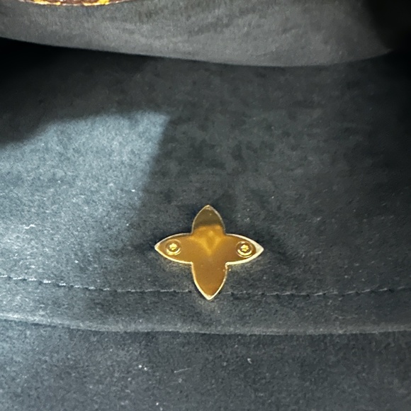 LOUIS VUITTON Monogram Flower Zipped Tote MM Black - Picture 5 of 14